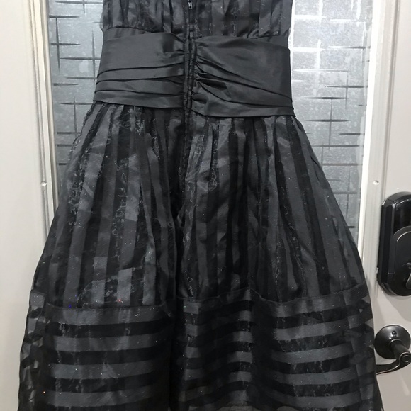 Blondie nites dress - Picture 3 of 4